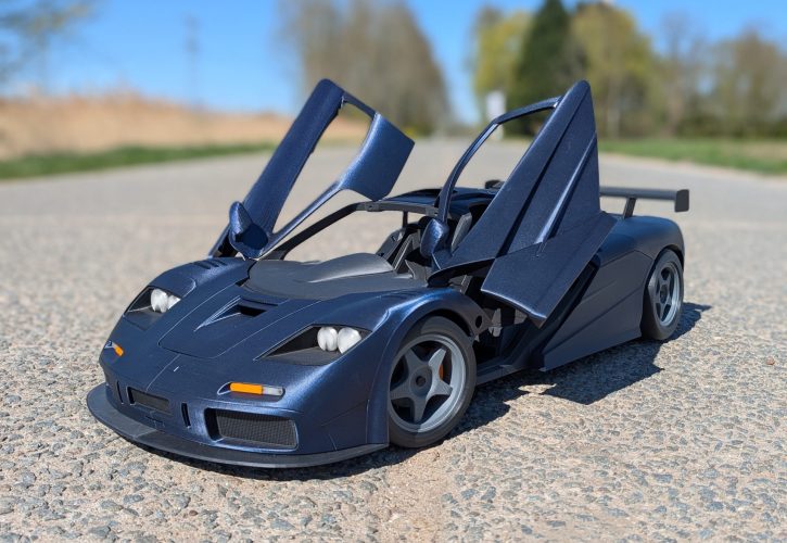 3D-Printed Masterpiece: F1 GTR/LM at 1:5 Scale – Precision in Every Detail